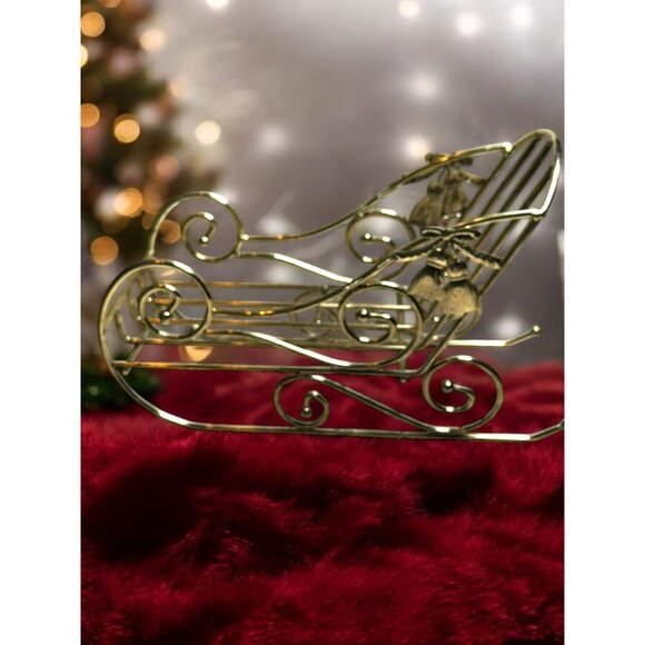 Gold Wire Sleigh Decoration For Holiday & Festive Displays - Picture 4 of 7